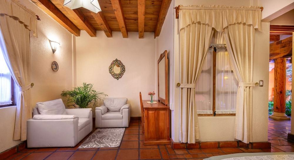 Hotel Pueblo Magico Пацкуаро Экстерьер фото
