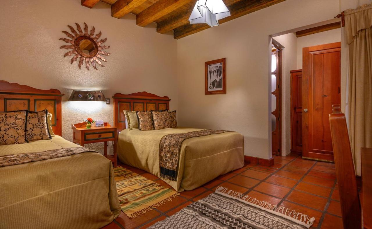 Hotel Pueblo Magico Пацкуаро Экстерьер фото