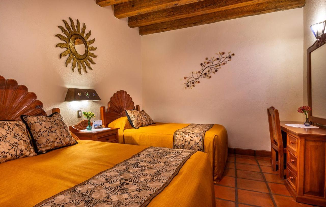 Hotel Pueblo Magico Пацкуаро Экстерьер фото