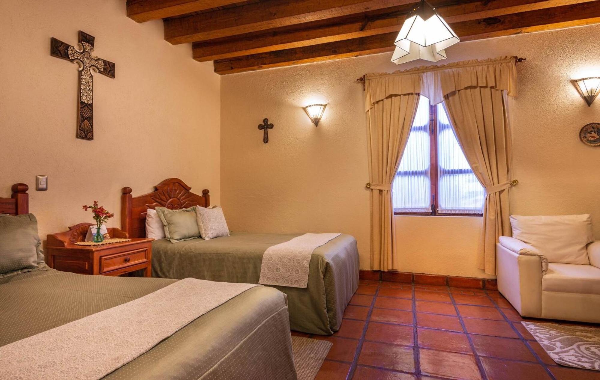 Hotel Pueblo Magico Пацкуаро Экстерьер фото