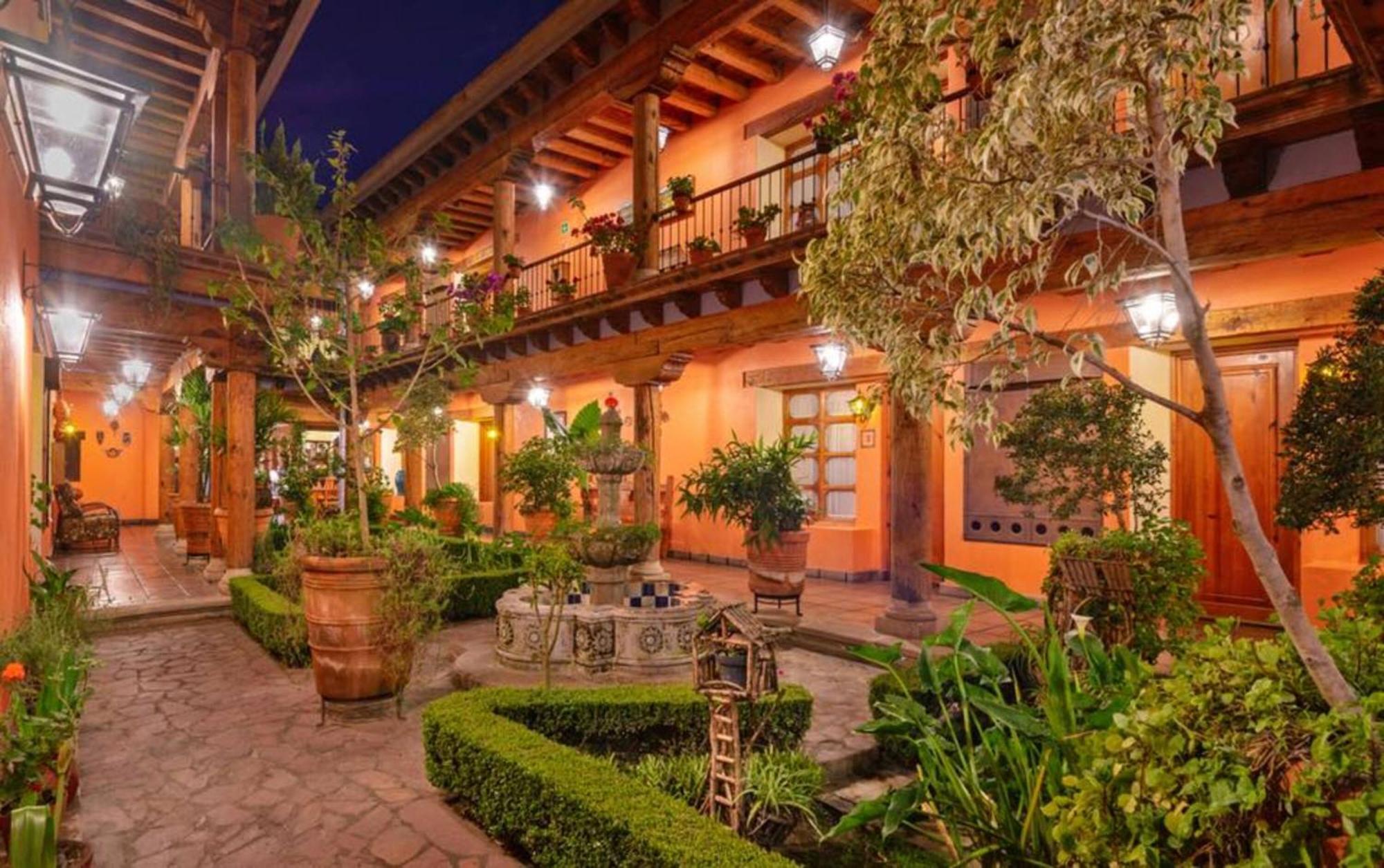Hotel Pueblo Magico Пацкуаро Экстерьер фото